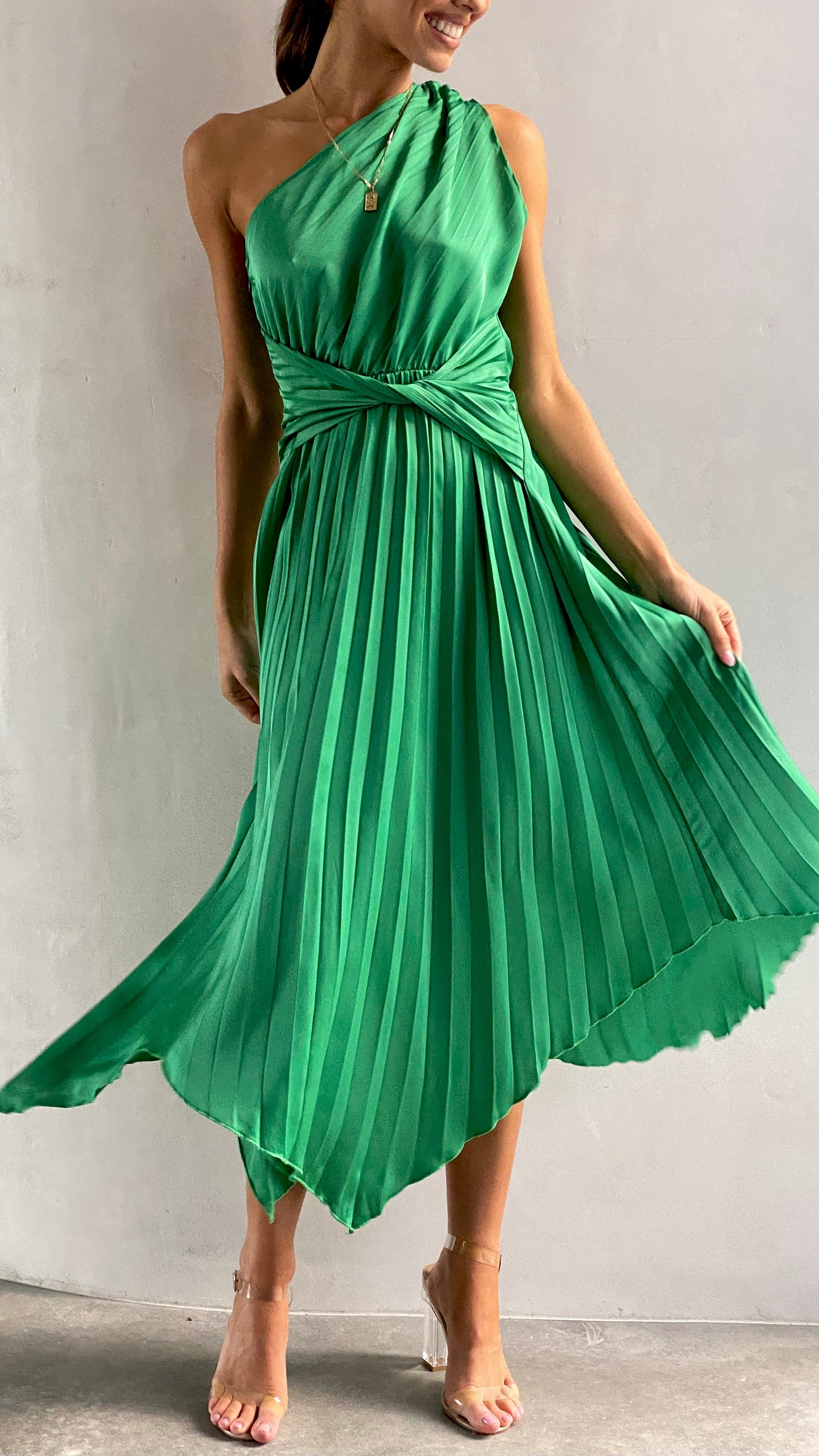 Green one hot sale shoulder